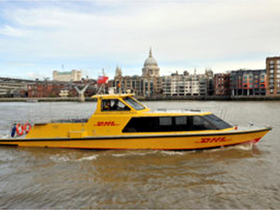 DHL PARCEL SERVICE ON THE THAMES